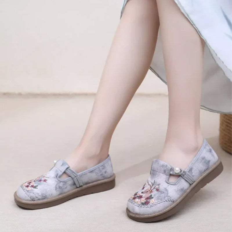 🔥Hot Sale ⏳Women's Flat Slip-On Embroidered Shoes