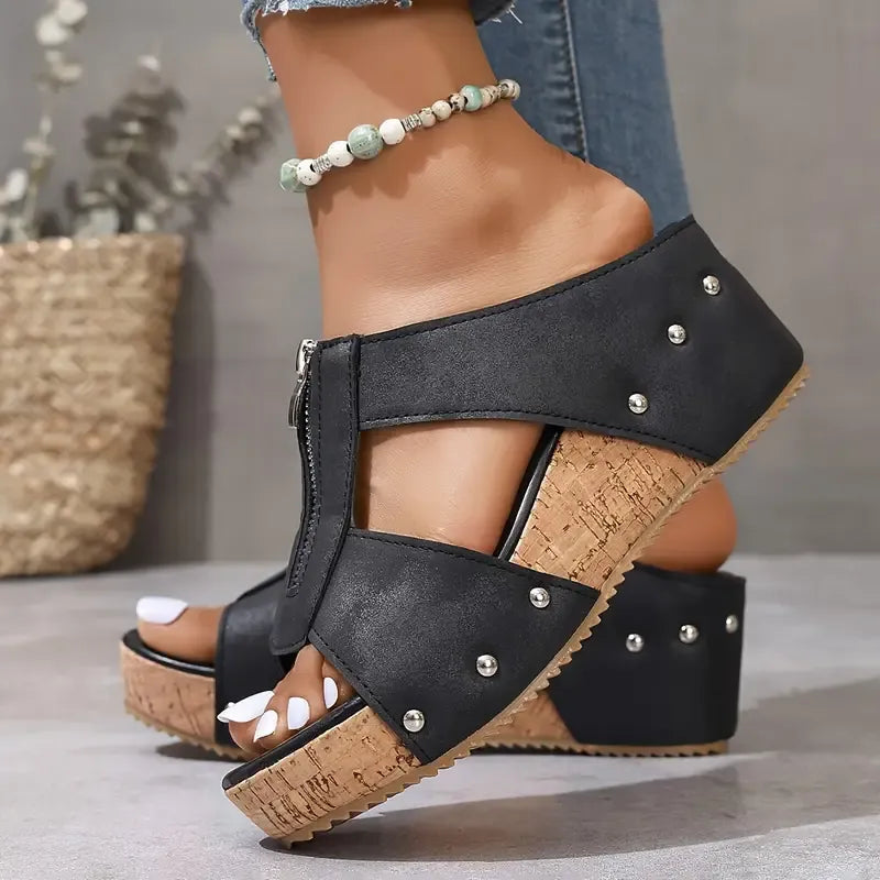 🔥Hot Sale🔥Women's Fashion Rivet Wedge Fish Mouth Thick Bottom Sandals