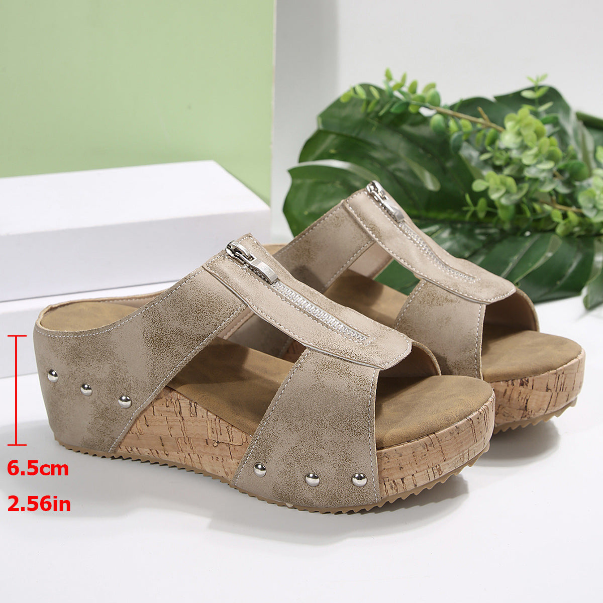 🔥Hot Sale🔥Women's Fashion Rivet Wedge Fish Mouth Thick Bottom Sandals