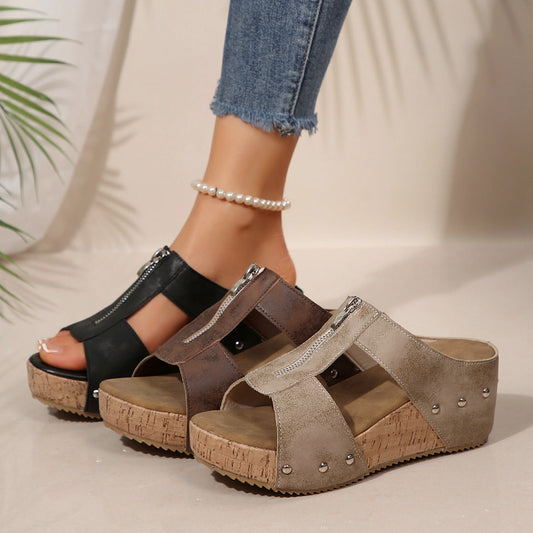 🔥Hot Sale🔥Women's Fashion Rivet Wedge Fish Mouth Thick Bottom Sandals